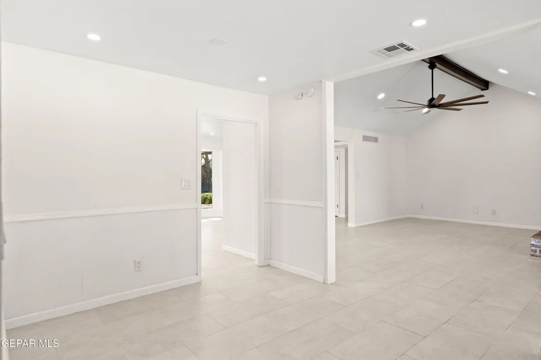 Photo of 6849 LA CADENA Drive