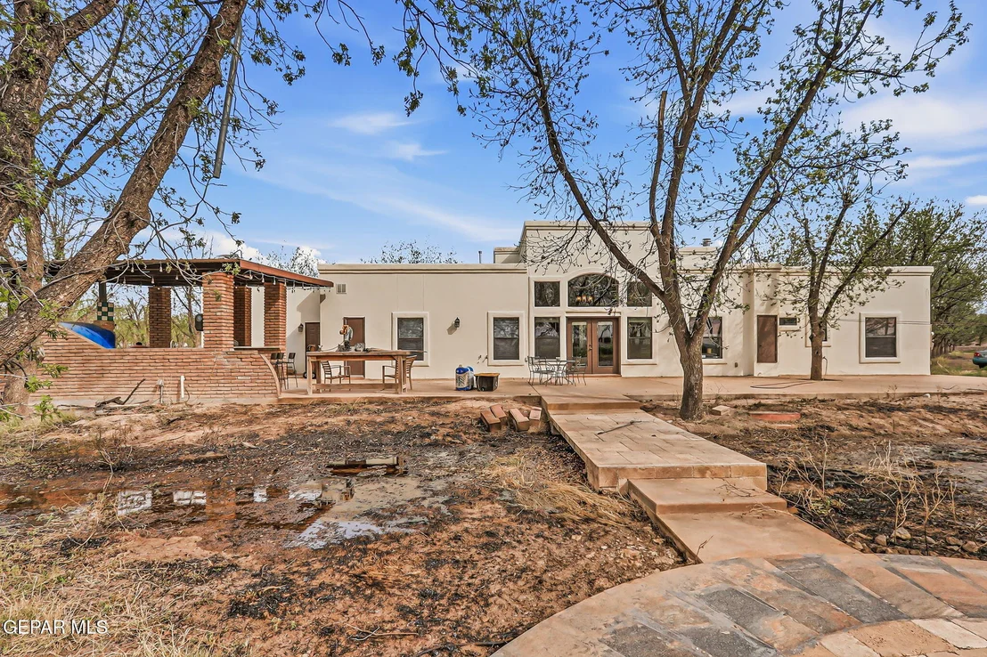 Photo of 617 WALLACE Road