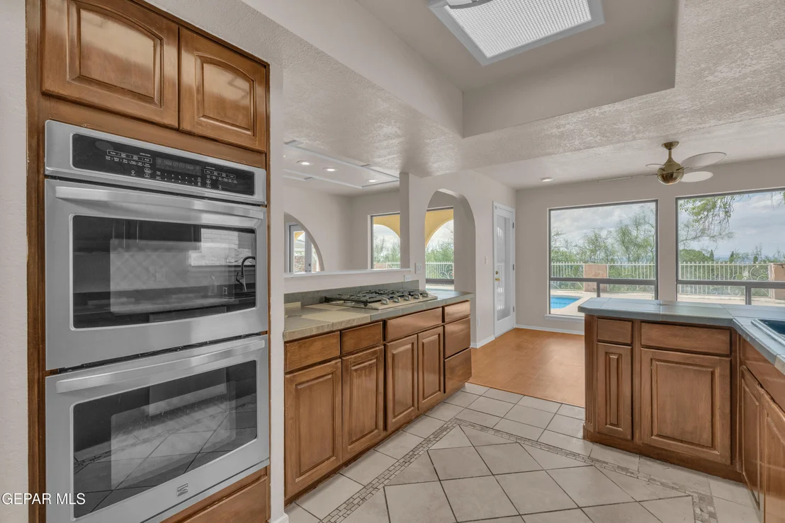Photo of 625 CRESTA ALTA Drive