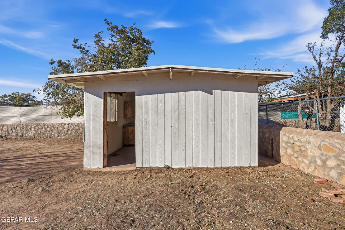 Photo of 113 W POINT Drive