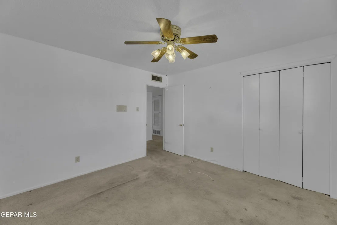 Photo of 612 SOMERSET Drive