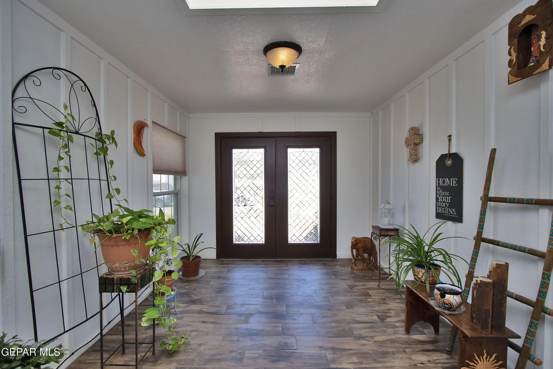 Photo of 516 QUERETARO Drive