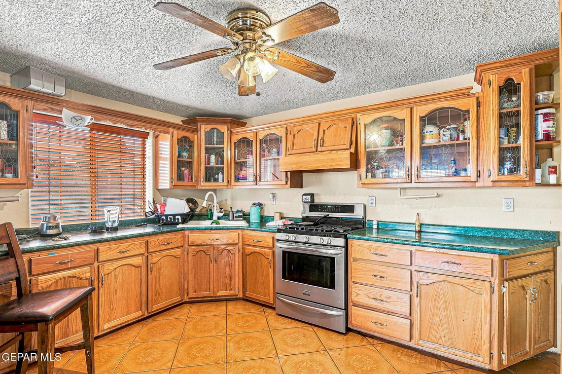 Photo of 1178 YANN Road