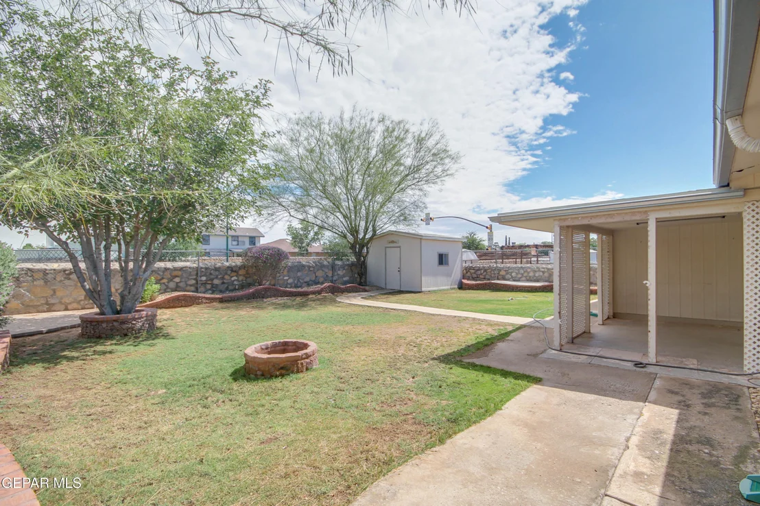 Photo of 5649 LONGVIEW Circle