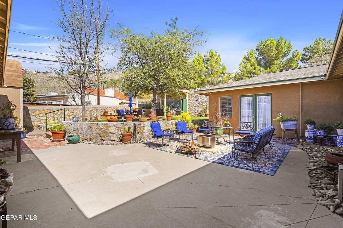 Photo of 1109 WHITAKER Lane