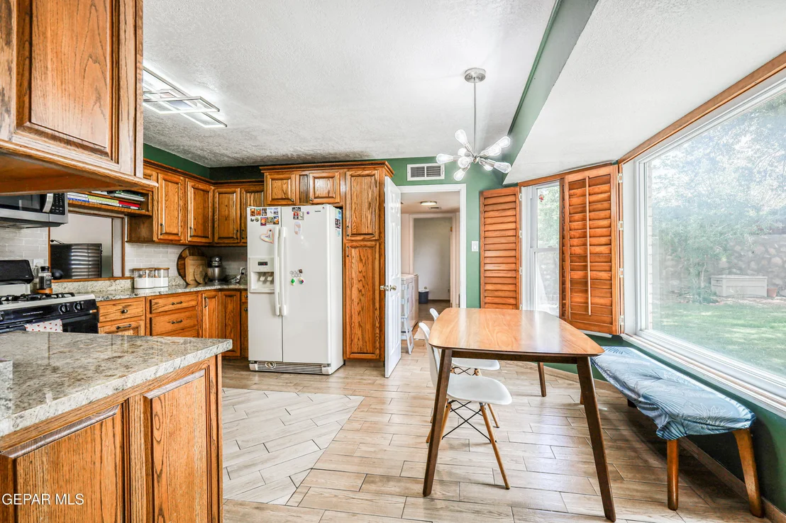 Photo of 708 SOMERSET Drive