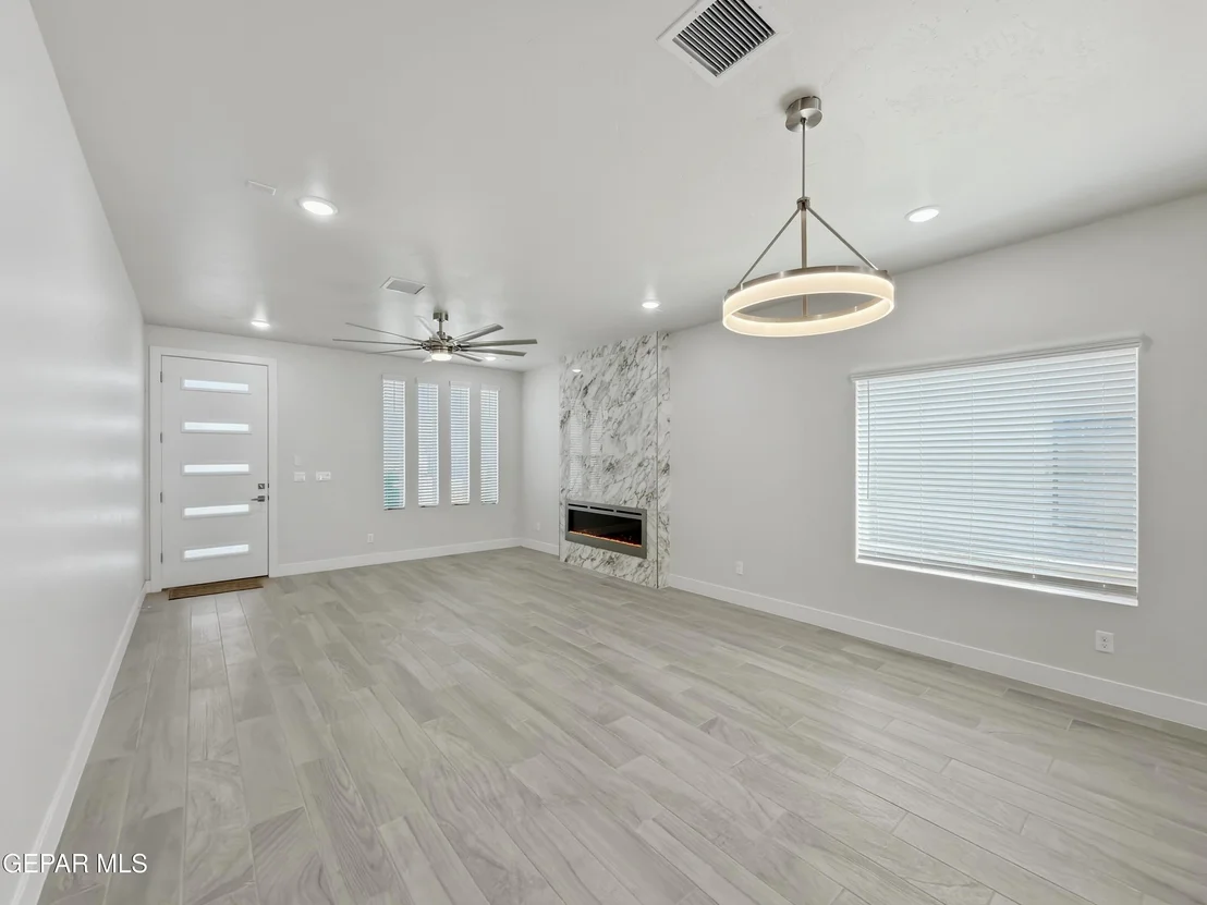 Photo of 3936 PERSPECTIVE Street