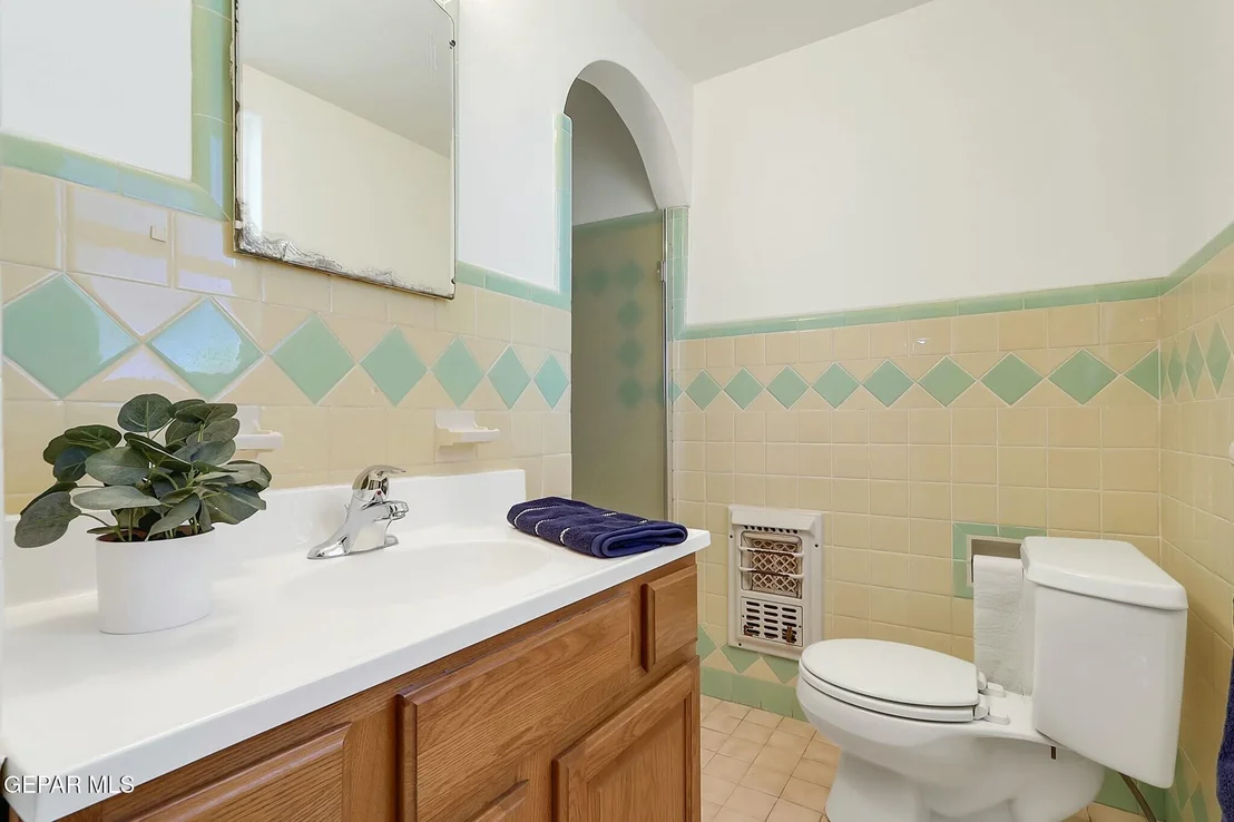 Photo of 601 E BALTIMORE Drive