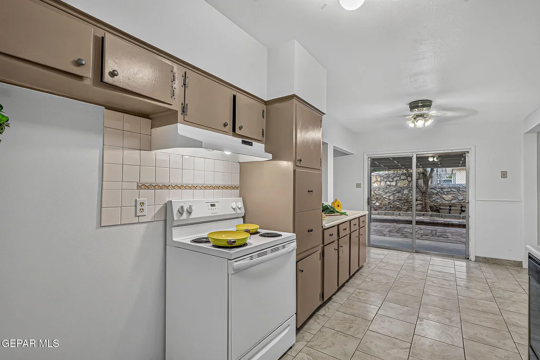 Photo of 10053 IMPERIAL Street