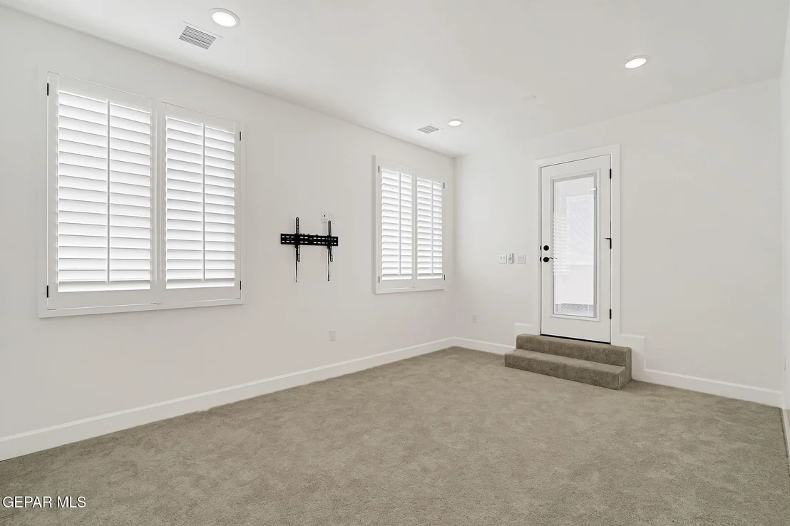 Photo of 7437 CAVESON Road