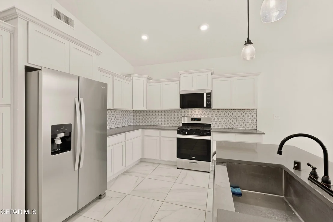 Photo of 968 GULF STREAMS Avenue
