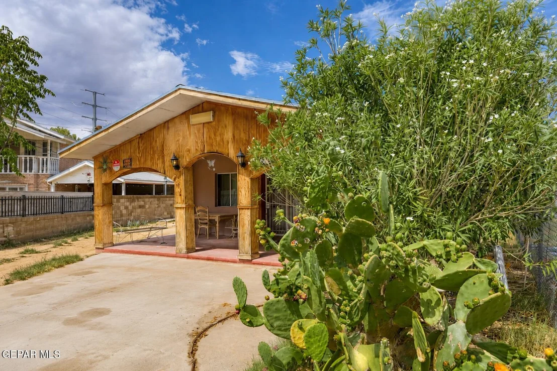 Photo of 7421 MINDORO Place