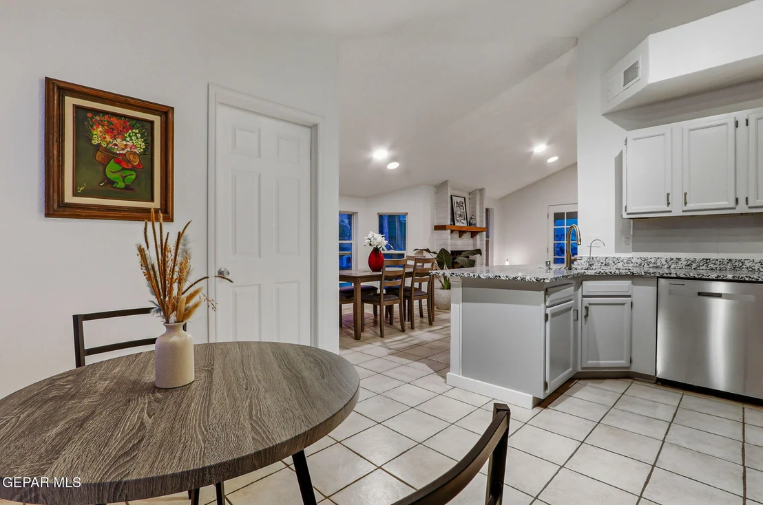 Photo of 680 ABINGTON Drive