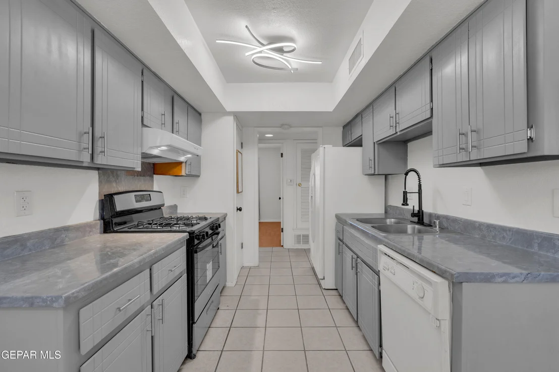 Photo of 5000 MCCORMICK Lane