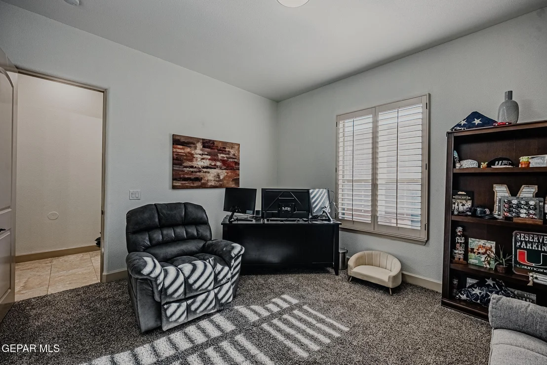 Photo of 6236 FRANKLIN HAWK Avenue