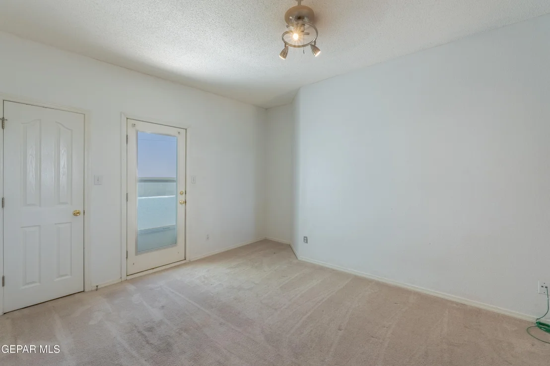 Photo of 6233 Kings Bridge Drive