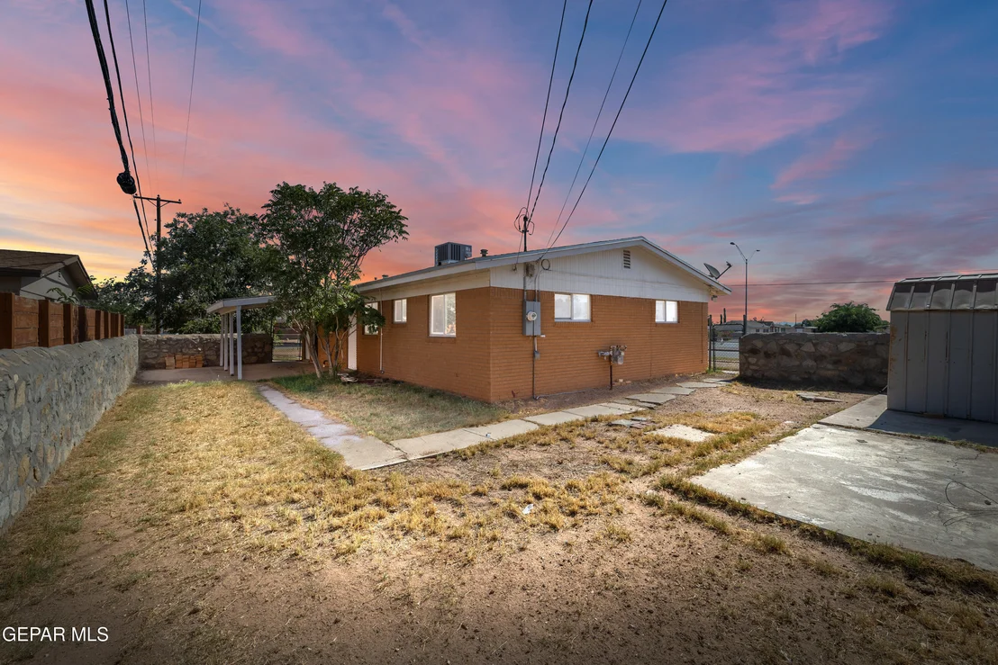 Photo of 10329 MCCOMBS Street