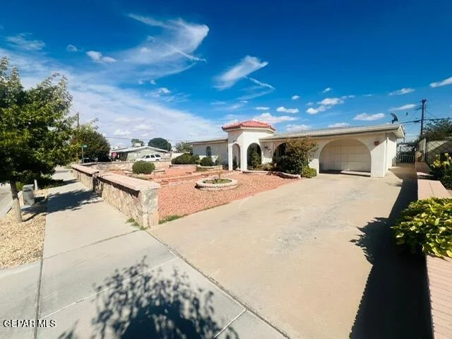 Photo of 400 De Vargas Drive