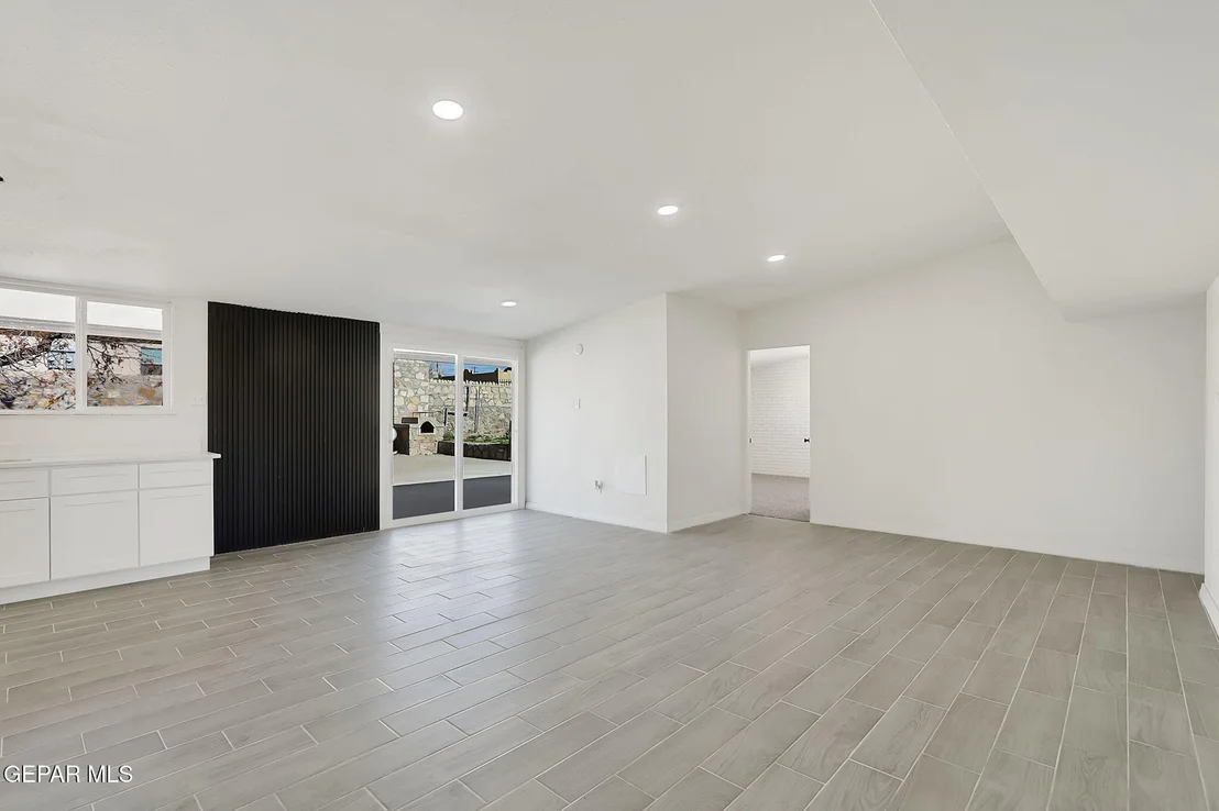 Photo of 5609 MARTIN Lane