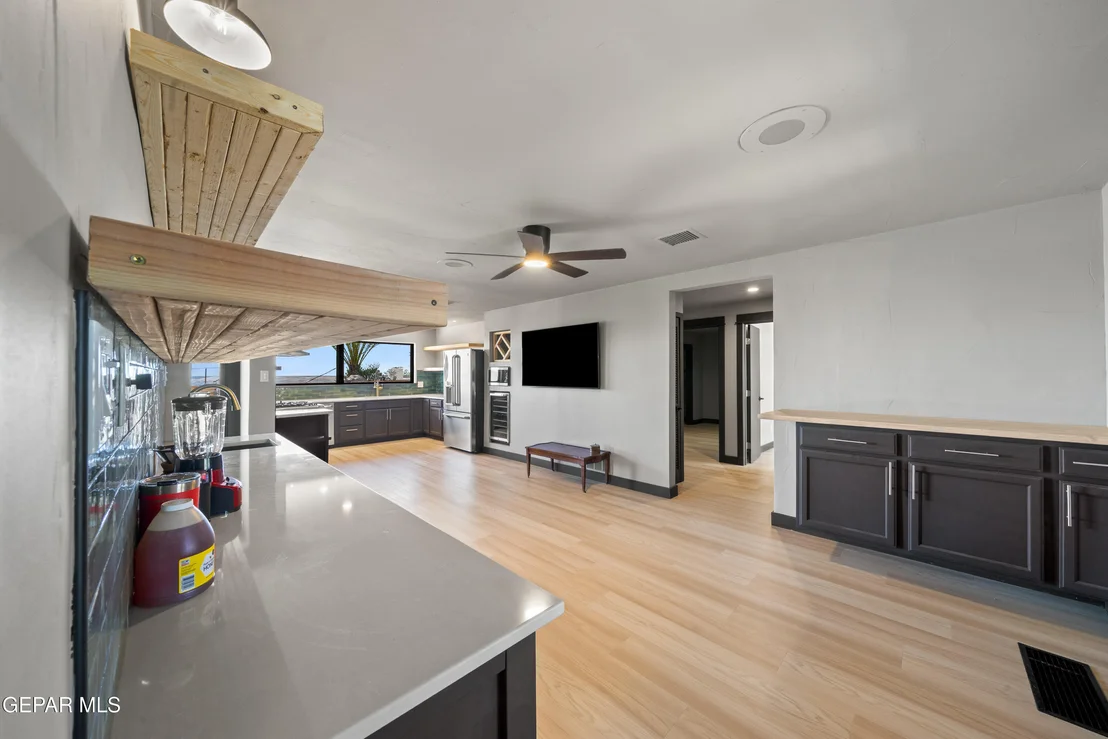 Photo of 516 N SATELLITE Drive