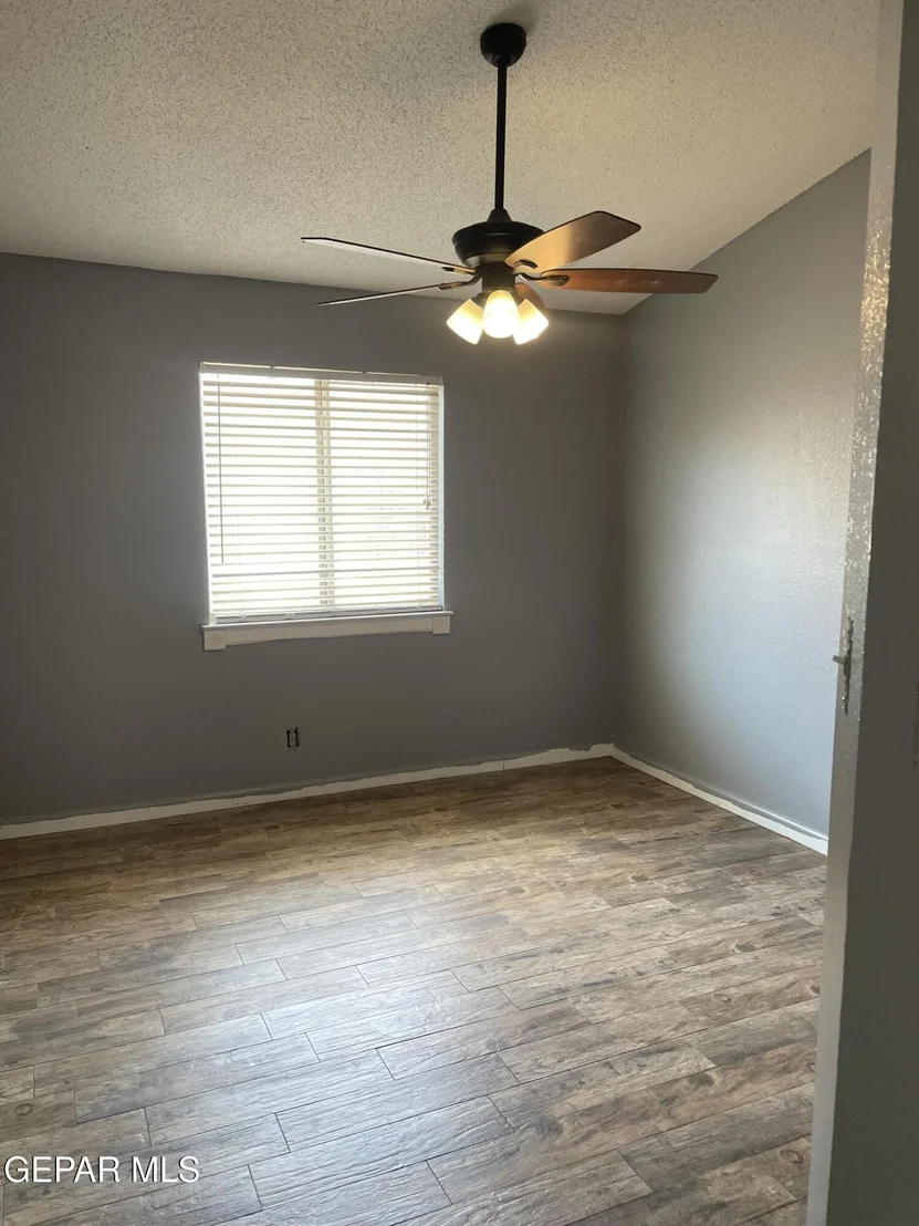 Photo of 472 Valle Suave Drive