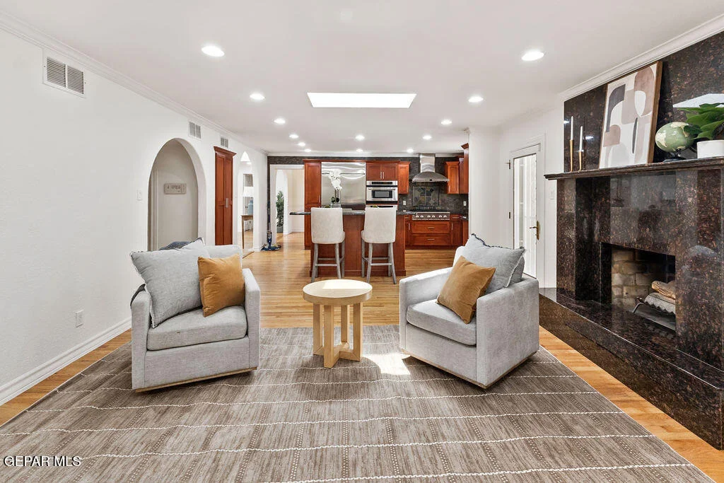 Photo of 6025 TORREY PINES Drive