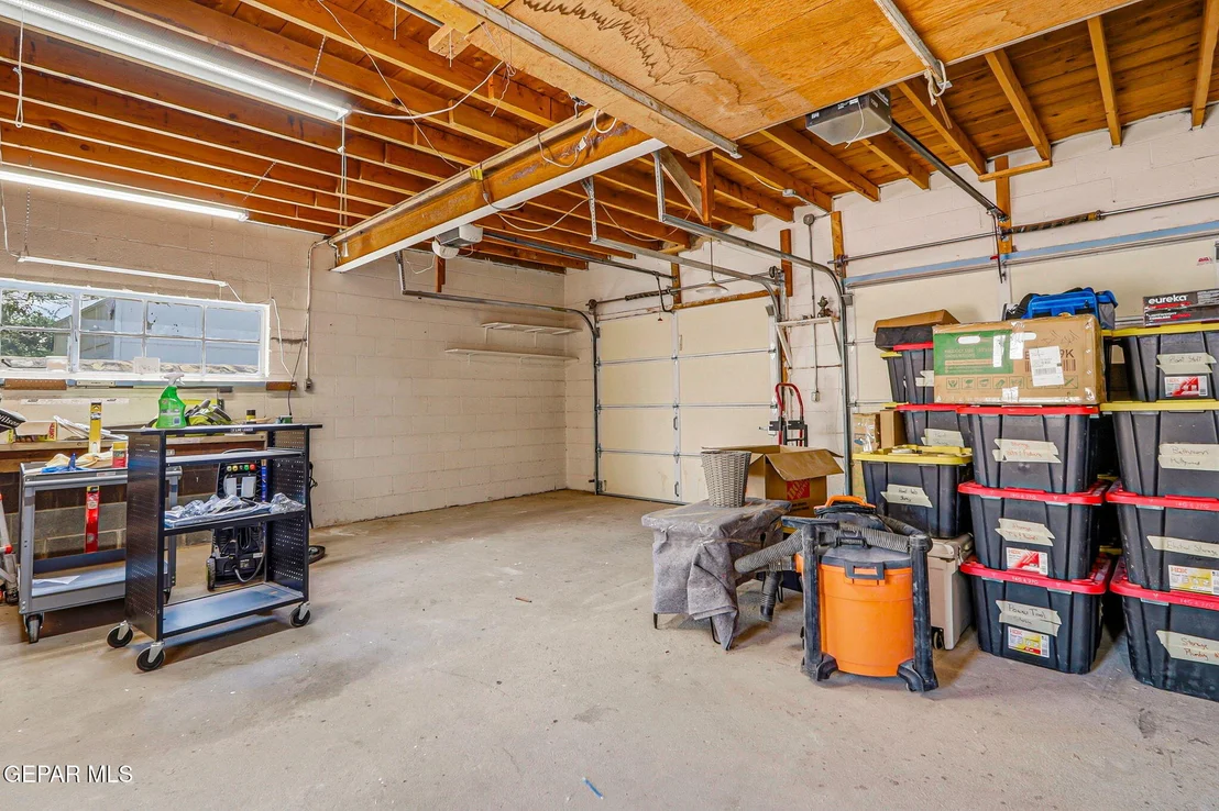 Photo of 2037 CRESCENT Circle