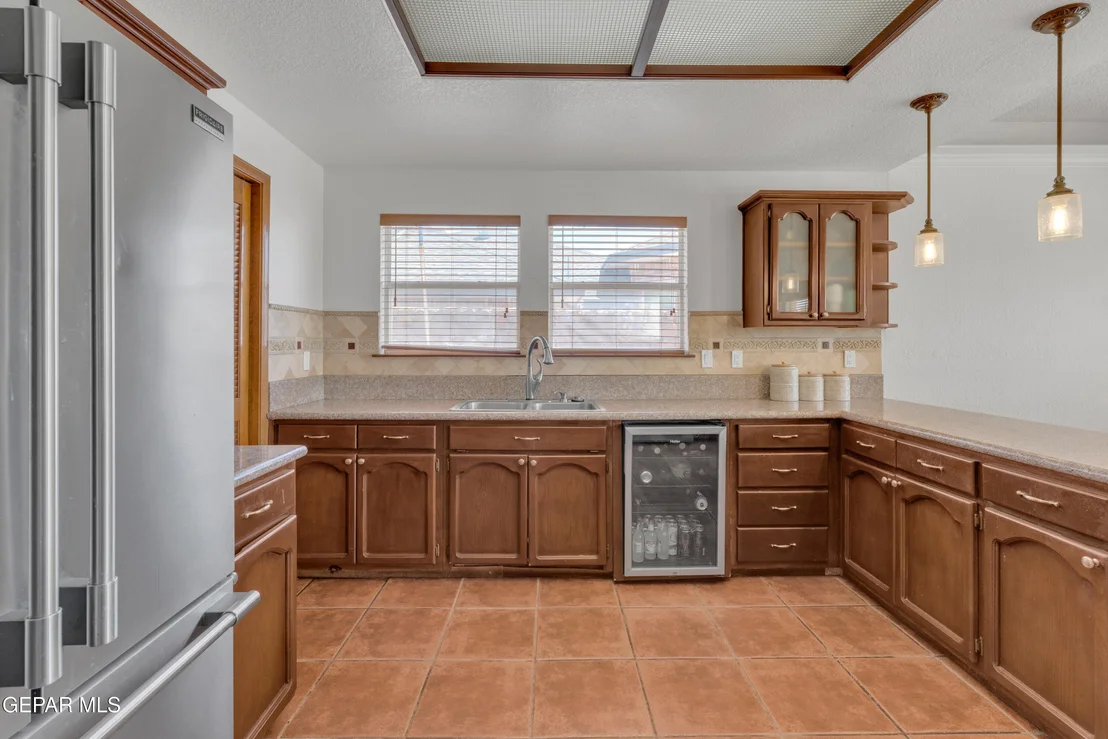 Photo of 2121 GREENLEE Drive