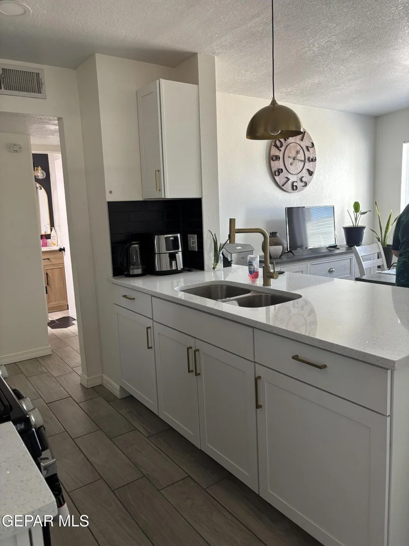 Photo of 7874 Broadway Drive