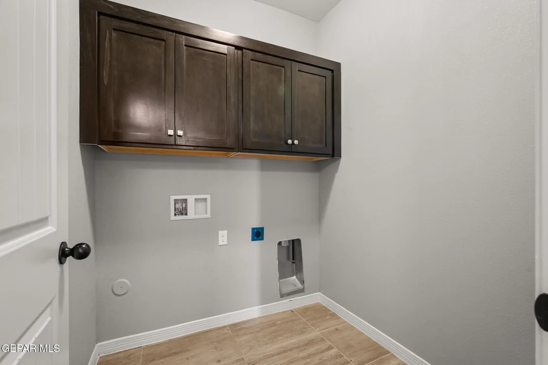 Photo of 654 DARLINGTON Drive