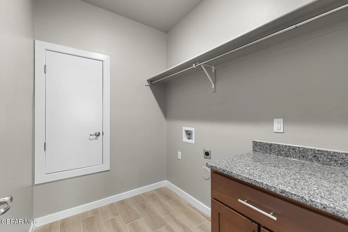 Photo of 15261 Composition Avenue