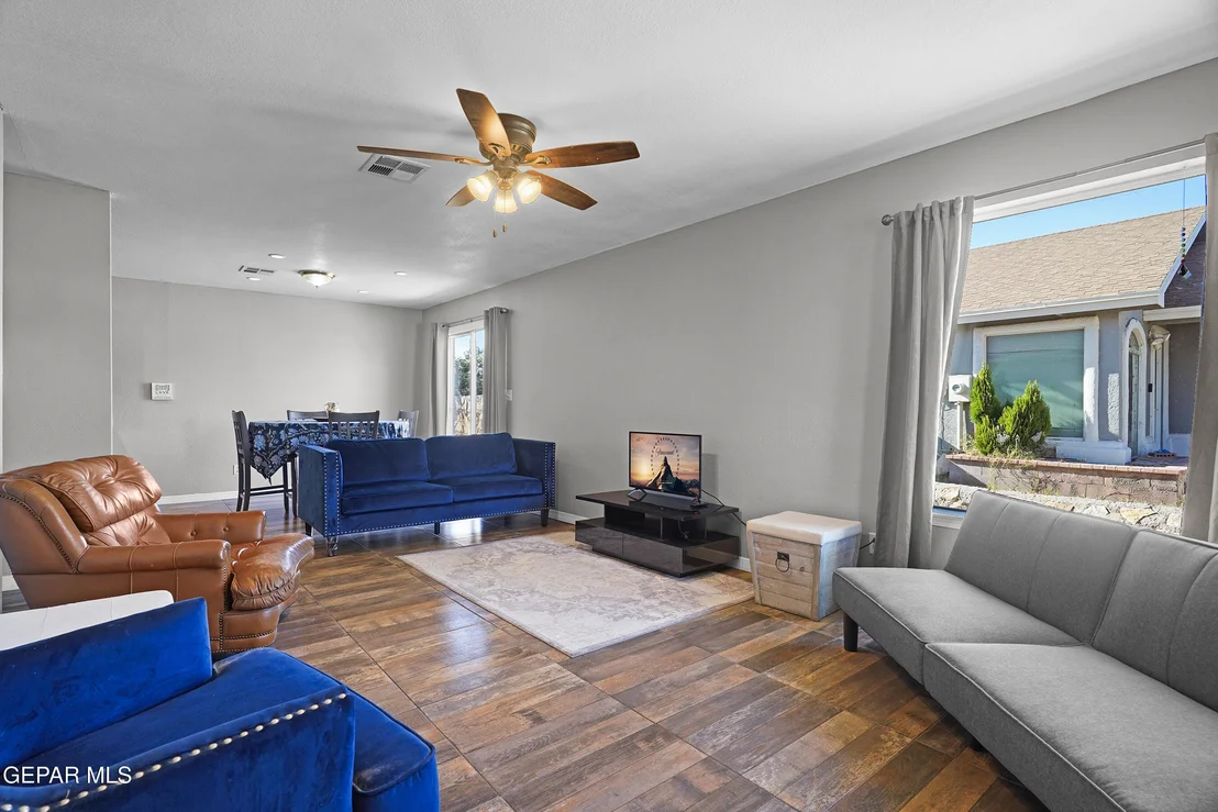 Photo of 693 DESERT SAGE Drive
