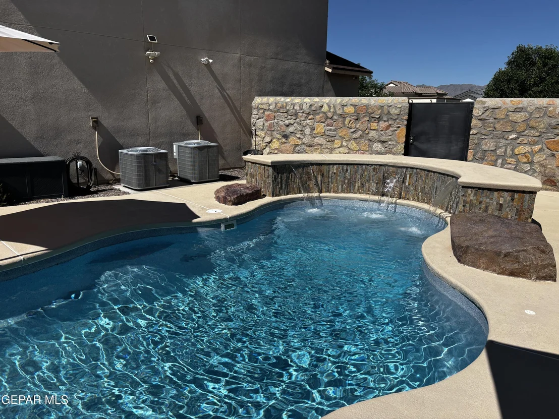 Photo of 987 GRANDEVOLE Drive