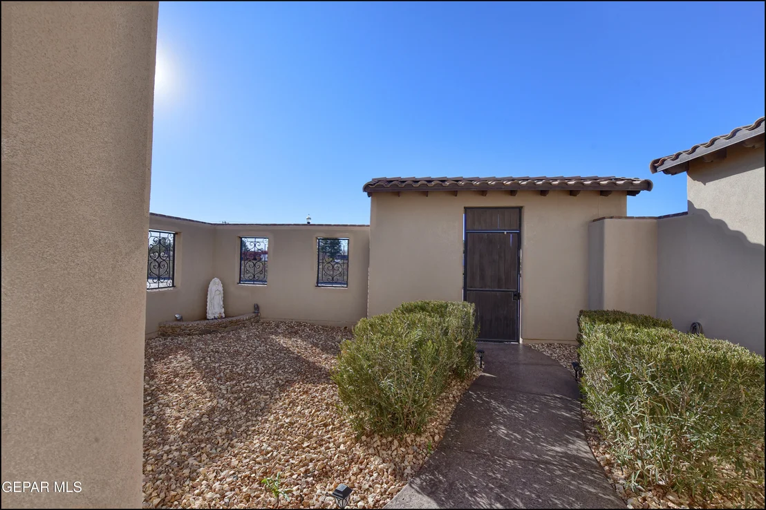 Photo of 5536 RIVER RUN Street