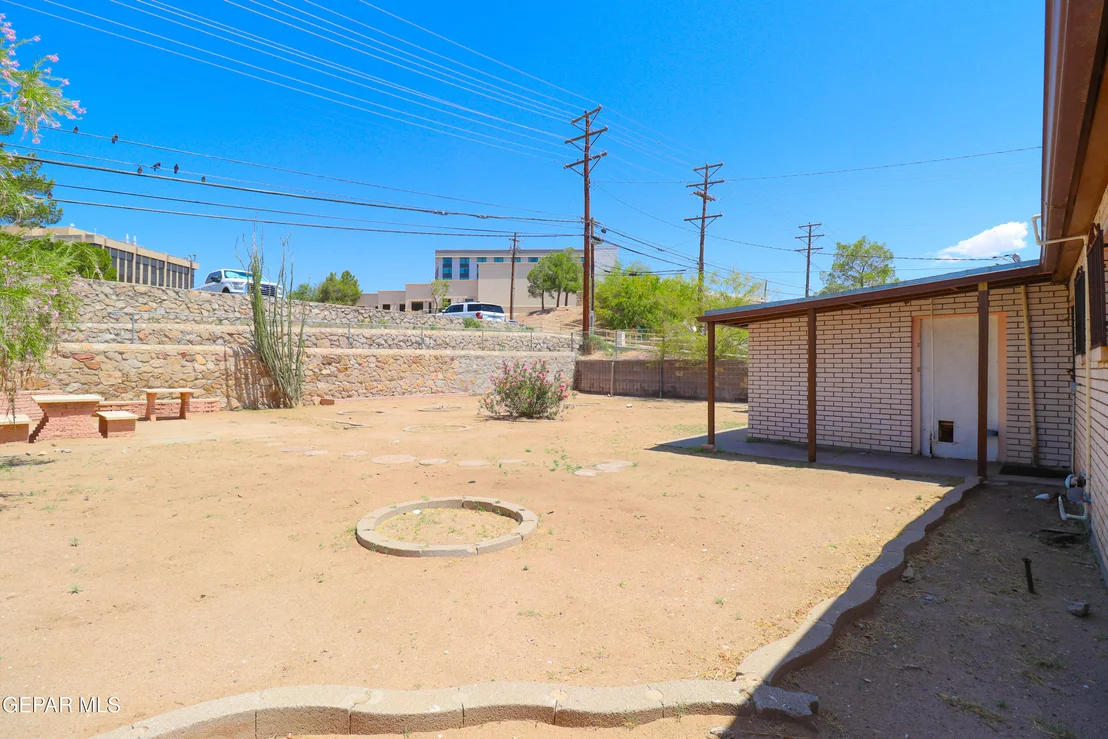 Photo of 945 N CLARK Drive