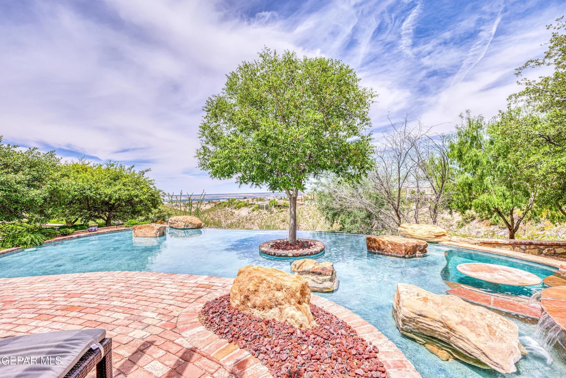 Photo of 6309 VIA SERENA Drive