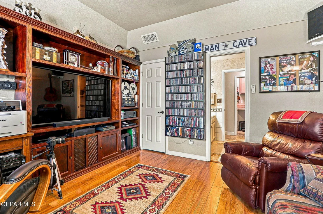 Photo of 1158 PINE RIDGE Way