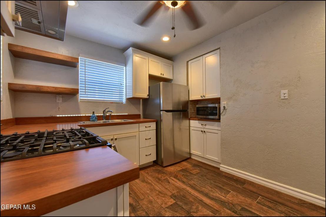 Photo of 504 CANAL Road