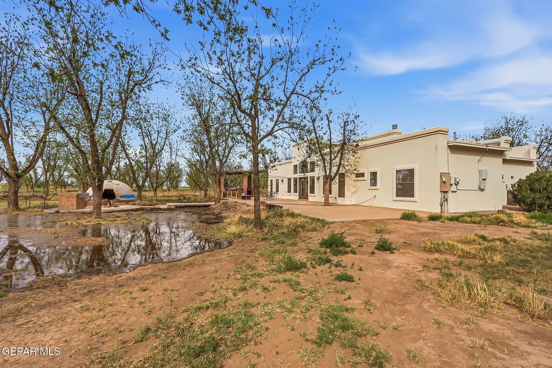 Photo of 617 WALLACE Road
