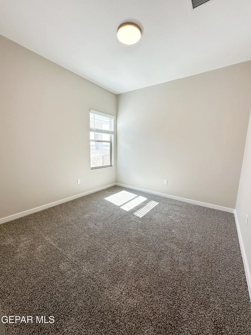 Photo of 15156 COMPOSITION