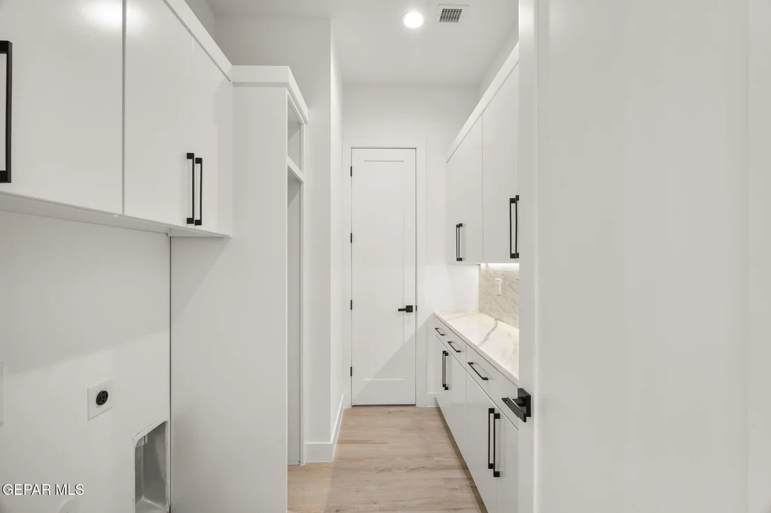 Photo of 5024 JARDINES Place