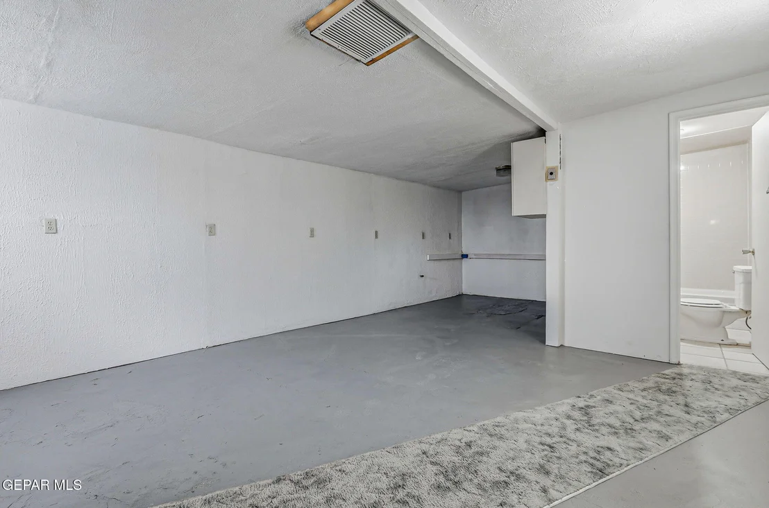 Photo of 2630 Wheeling Avenue
