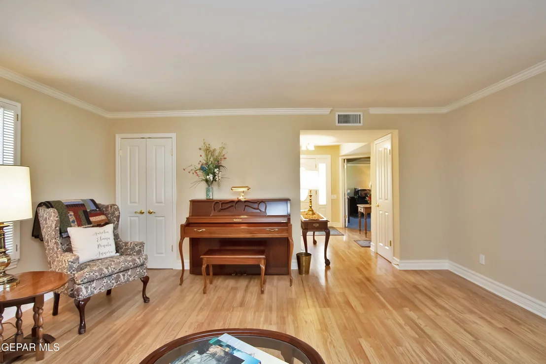 Photo of 517 Stonebluff Road
