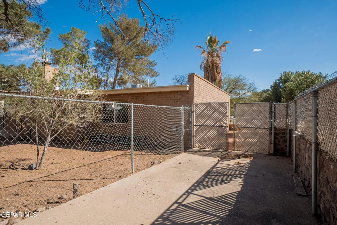 Photo of 4128 LA BRIGADA Lane