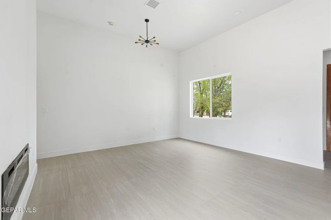 Photo of 115 BIRD Avenue