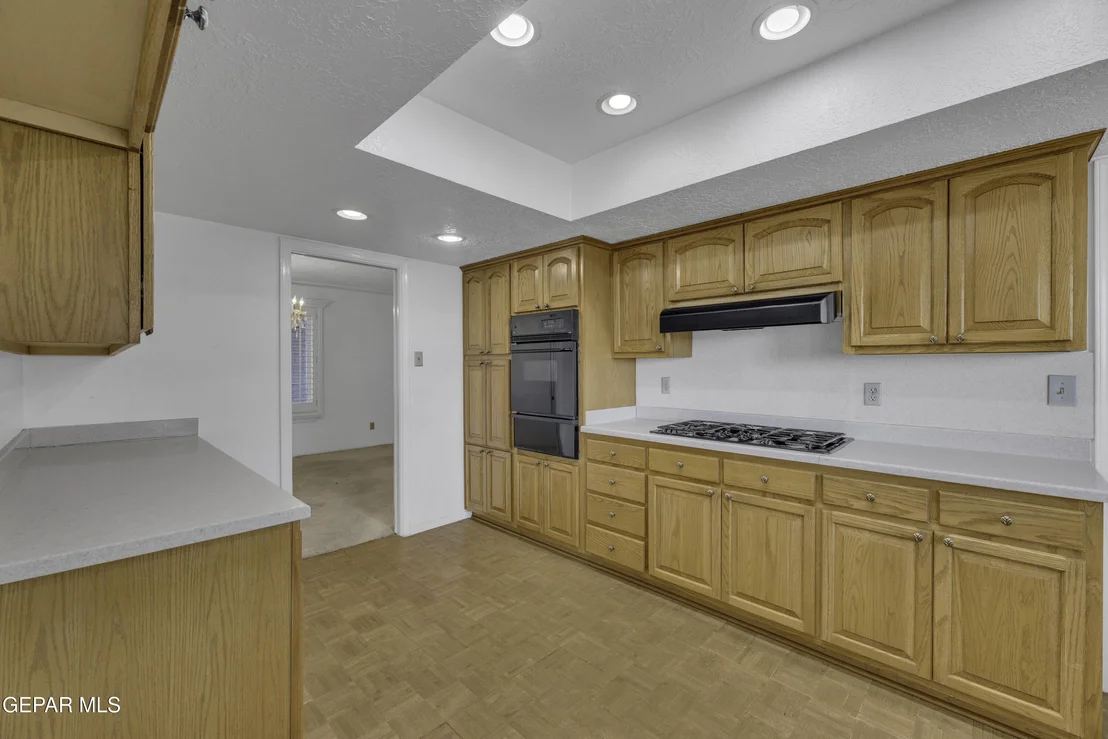 Photo of 612 SOMERSET Drive