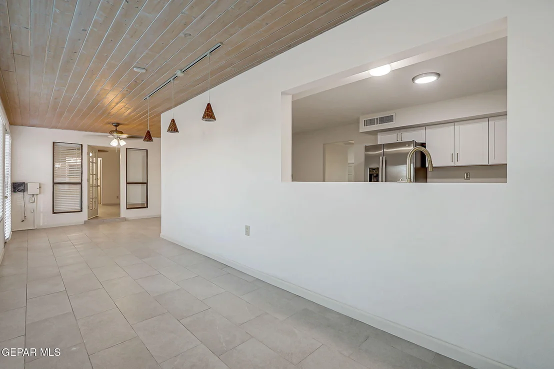 Photo of 836 ESPOLON Drive