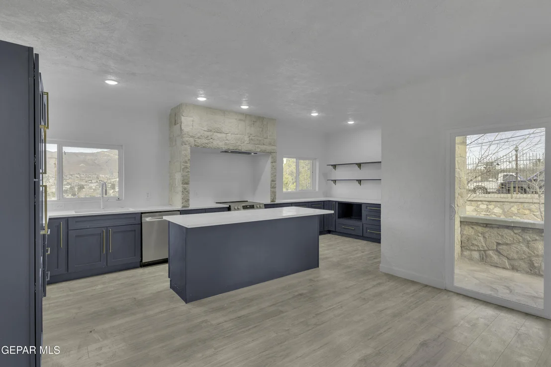 Photo of 2500 HAWLEY Circle