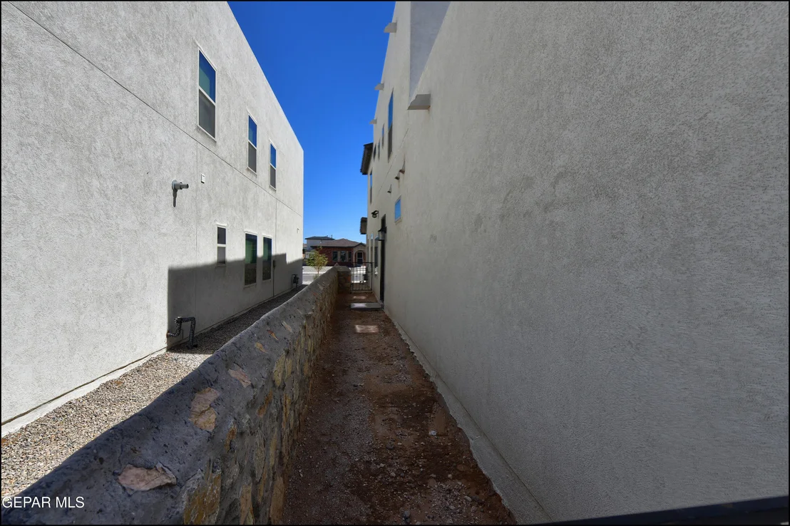 Photo of 4553 Mark Avizo St