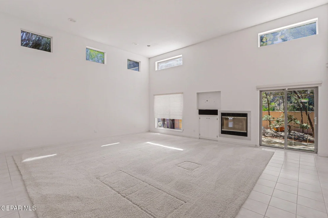 Photo of 1038 LOS JARDINES Circle